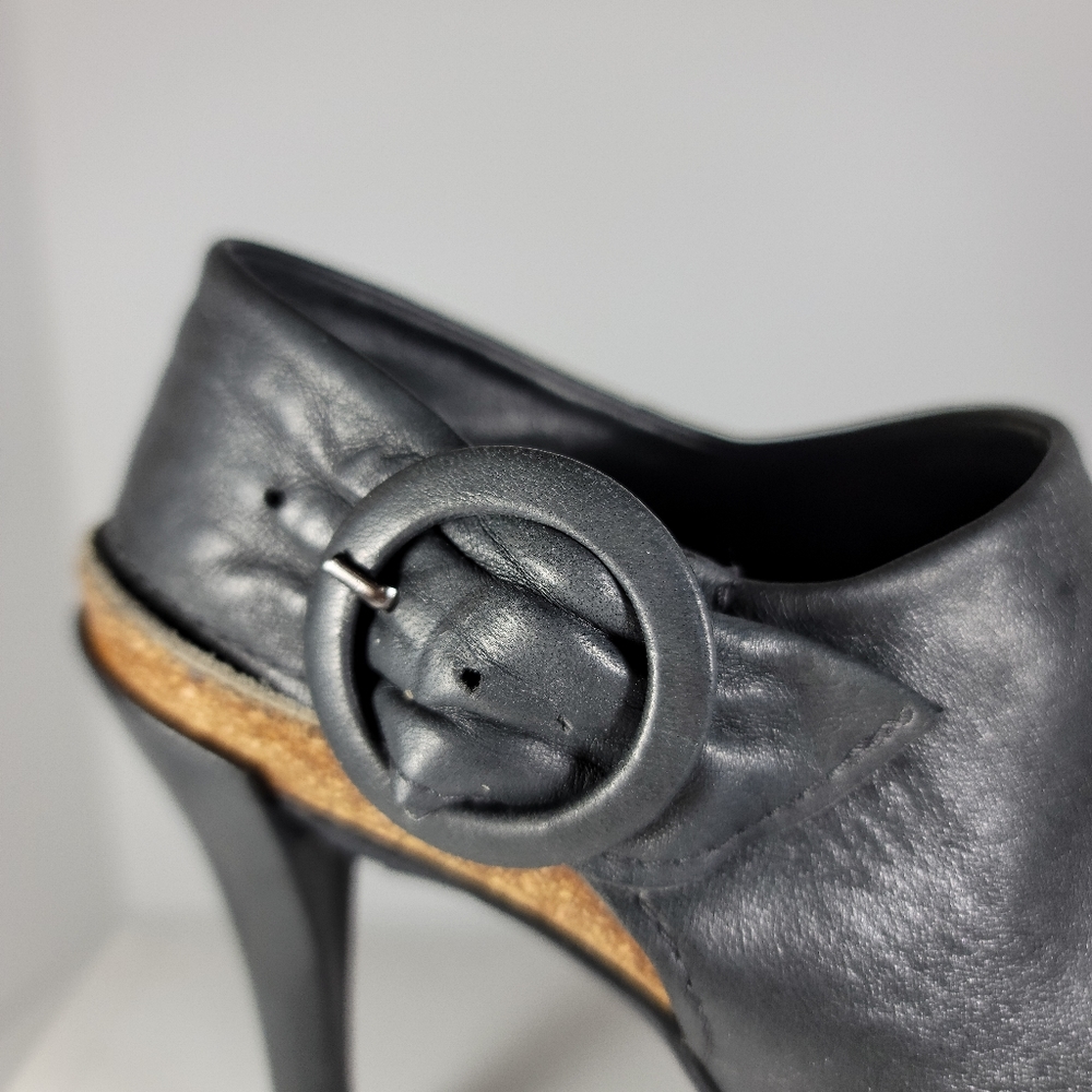 Pedro Garcia Yelena Leather Slingback Pumps - Picture 5 of 12